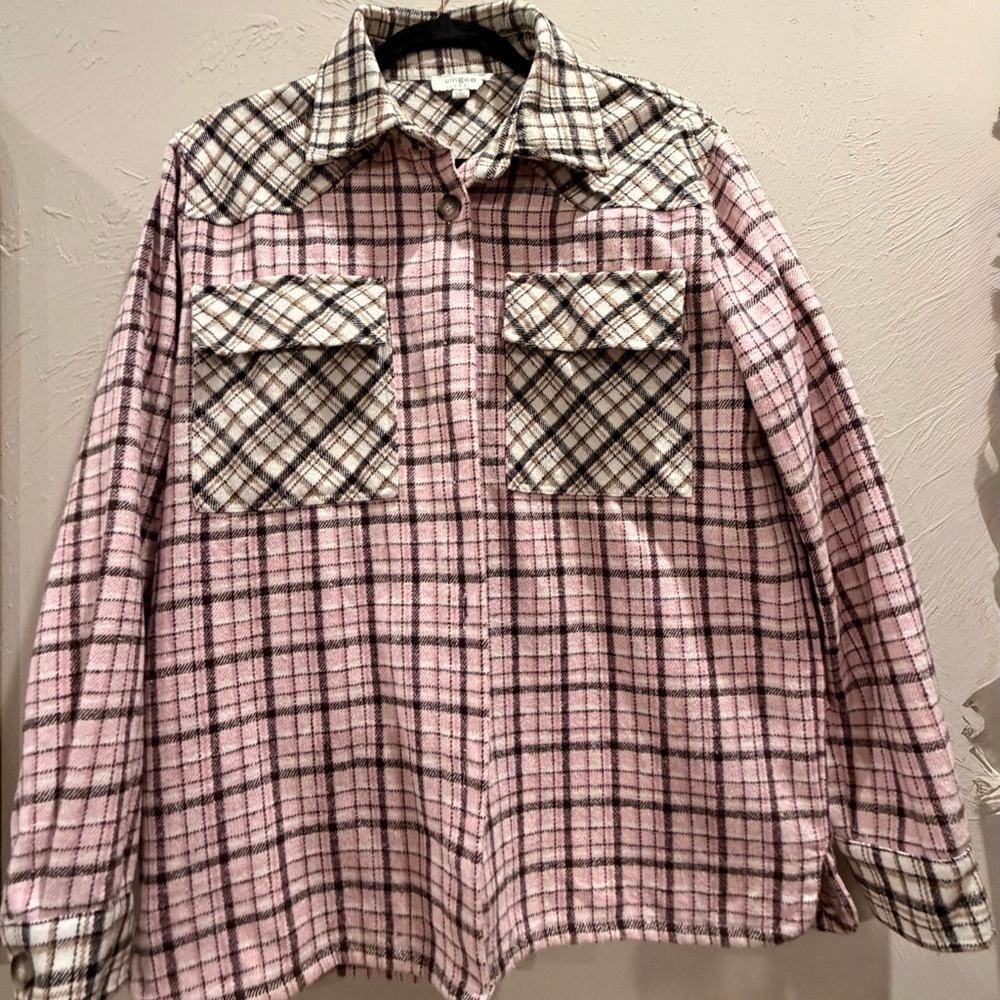 Umgee women’s Pink Plaid Button-Up Shacket flannel 
Medium excellent UC 
T3